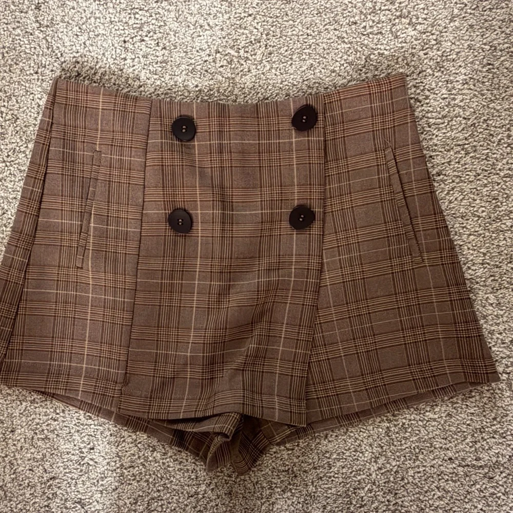 Altar'd‎ State High Waist Plaid Brown Shorts